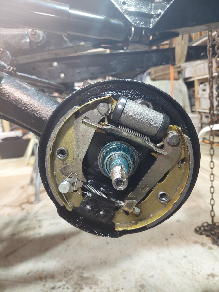 Restauration des tambours arrière de Renault 4L : roulements, freins Bendix et remontage complet