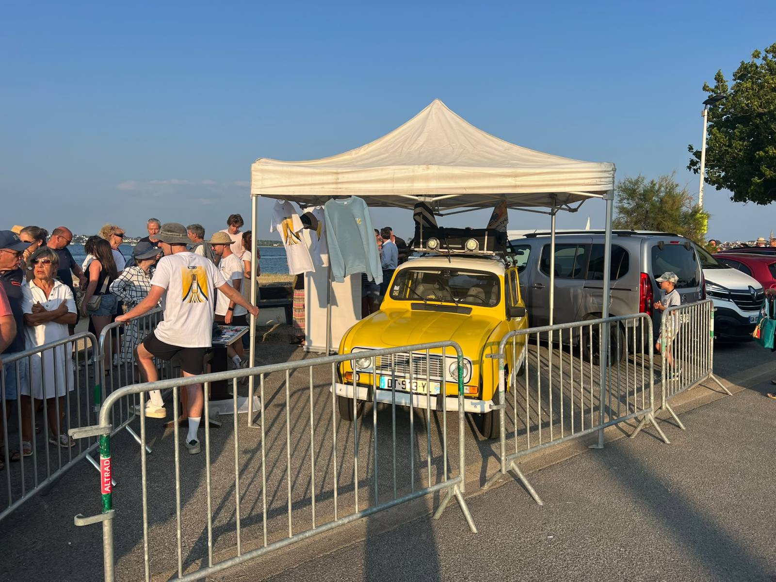 Soirée Thon-Sardines à l’APPL de Larmor-Plage : Ty 4L fait escale au port de Kernével